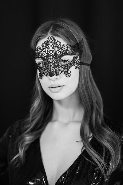 Lace carnival mask, black