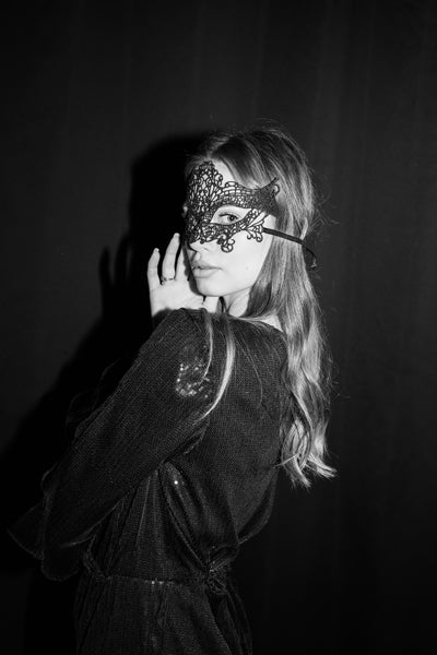 Lace carnival mask, black