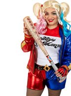 Harley Quinn pripučiamas lazdos atributas – Savižudžių būrys