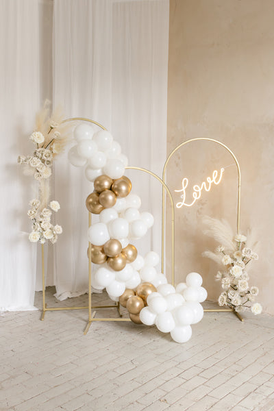 Balloon garland - white and gold