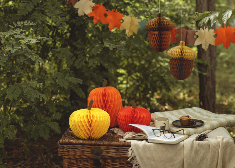Vibrant Honeycomb Acorns: Set of Two, 27cm Tall - Teminis.lt
